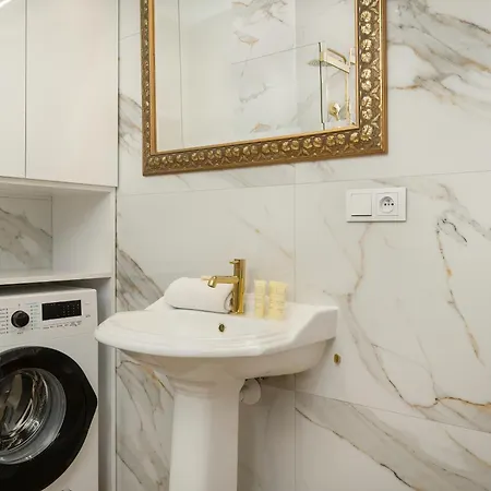 Jednosci Narodowej Stylowy By Renters