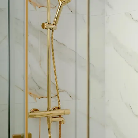 Jednosci Narodowej Stylowy By Renters Apartment