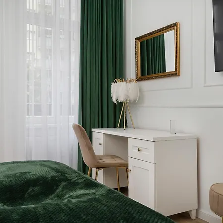 Jednosci Narodowej Stylowy By Renters Apartment *