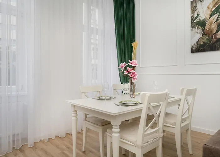 Appartement Jednosci Narodowej Stylowy By Renters *